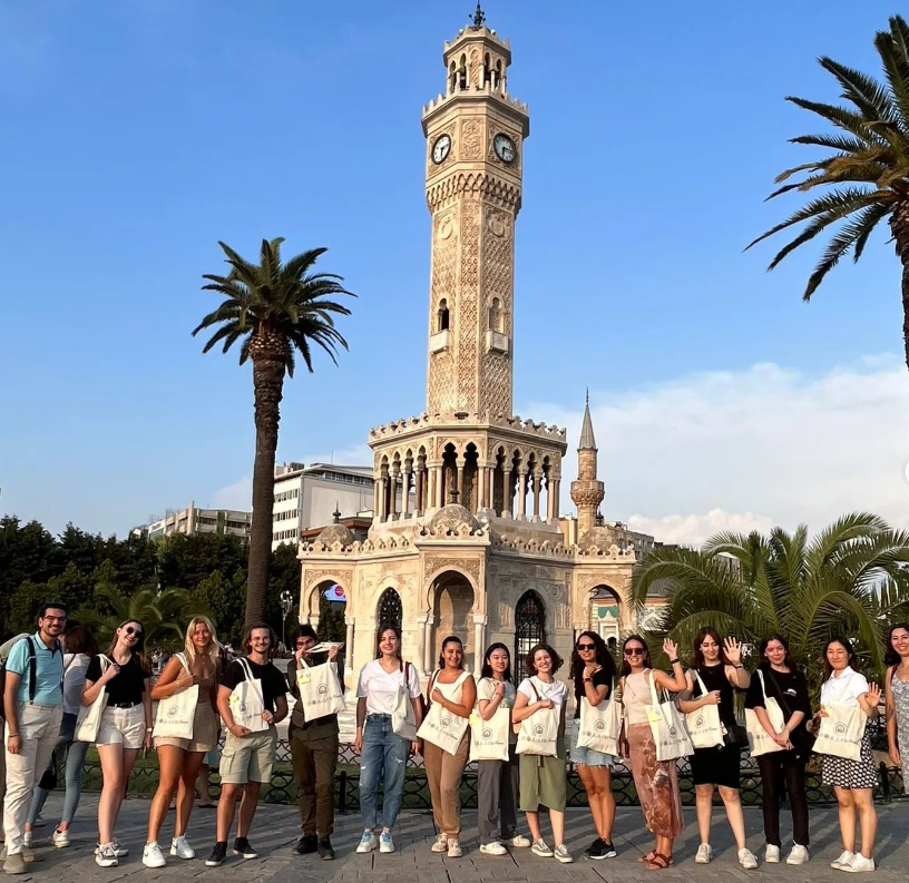 İzmir Dünya Miras Gönüllüleri Projesi tamamlandı.